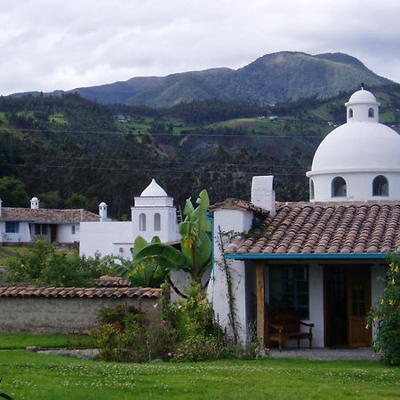 אוטהוואלו Las Palmeras Inn מראה חיצוני תמונה
