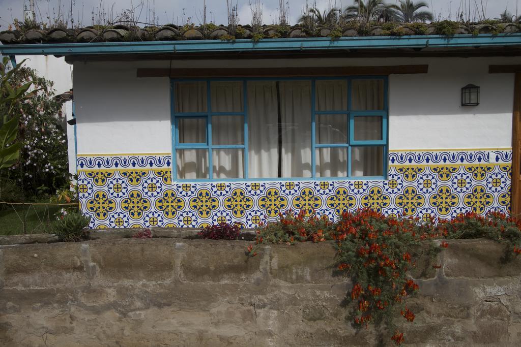 אוטהוואלו Las Palmeras Inn מראה חיצוני תמונה