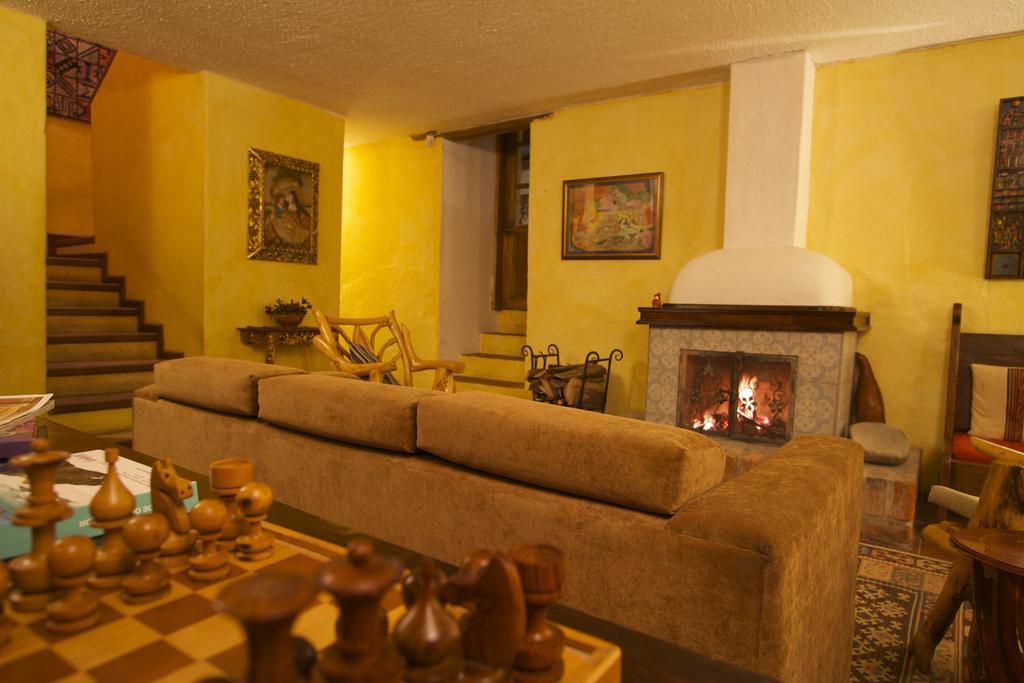 אוטהוואלו Las Palmeras Inn מראה חיצוני תמונה